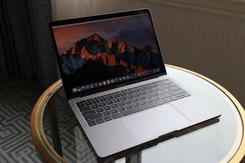 13寸无Bar版Macbook Pro电池膨胀：苹果推出全球免费更换服务